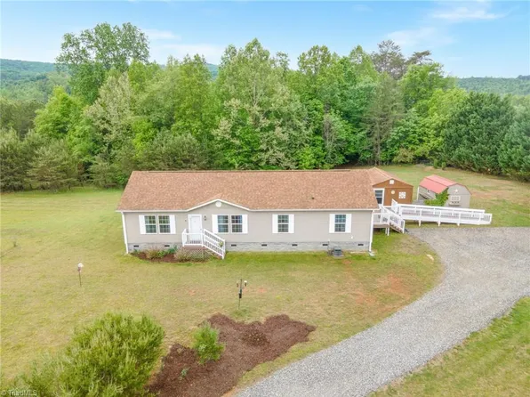 2517 Horseshoe Rd, Westfield, NC 27053