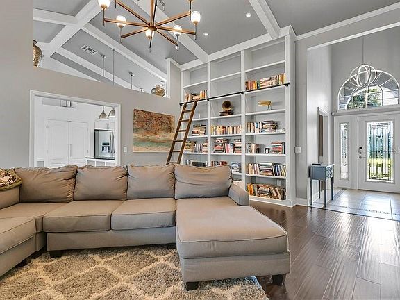 3rd image of 7910 Canyon Lake Cir