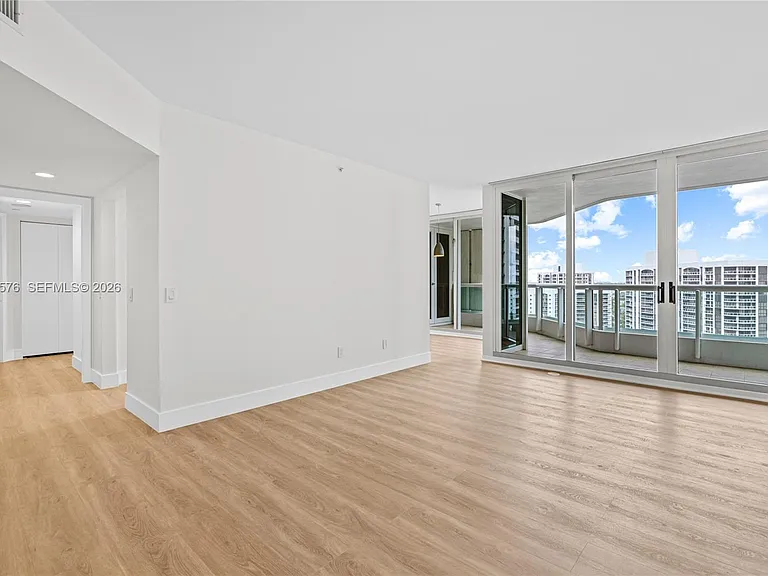 21055 Yacht Club Dr #1903 — Photo 10