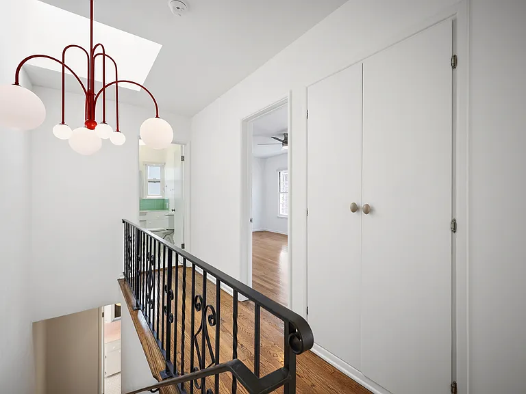 302-312 San Vicente Blvs — Photo 16