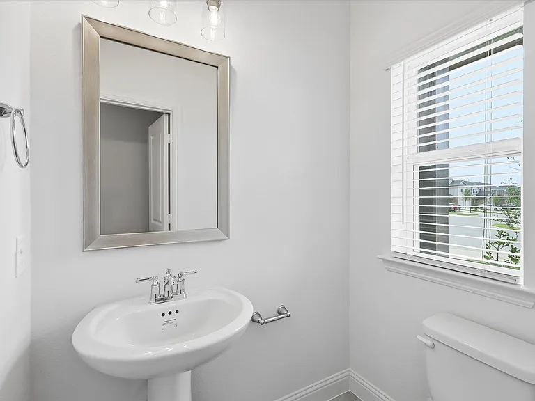 186 Balboa Ln — Photo 11