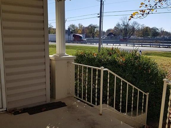 4th image of 13 N Service Rd