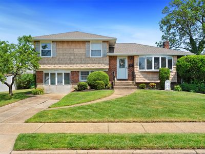 17 Damin Drive, Farmingdale, NY, 11735