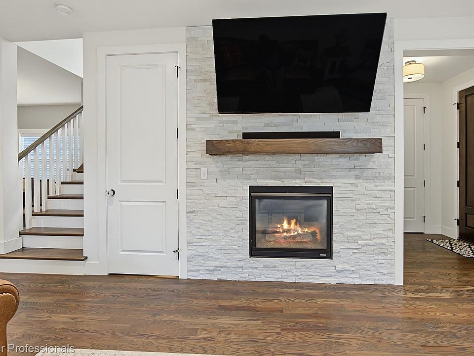 518 Curry Ave, photo 20