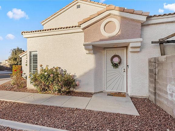5th image of 7044 Morales Cir