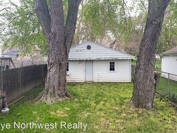 2nd image of 901 Clay Ave