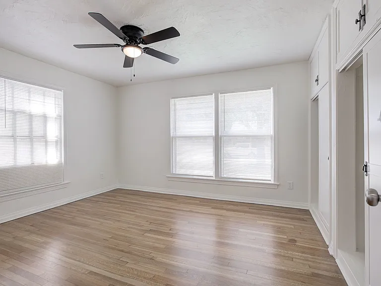 821 NW 48th St — Photo 39