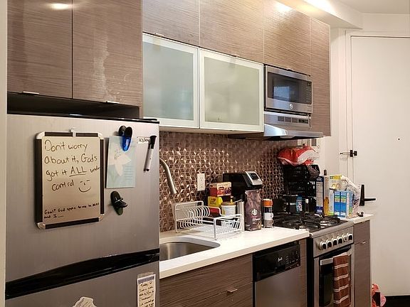 3rd image of 336 Chauncey St APT 2A