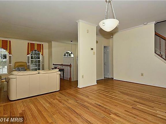 4th image of 6006 Loganwood Dr