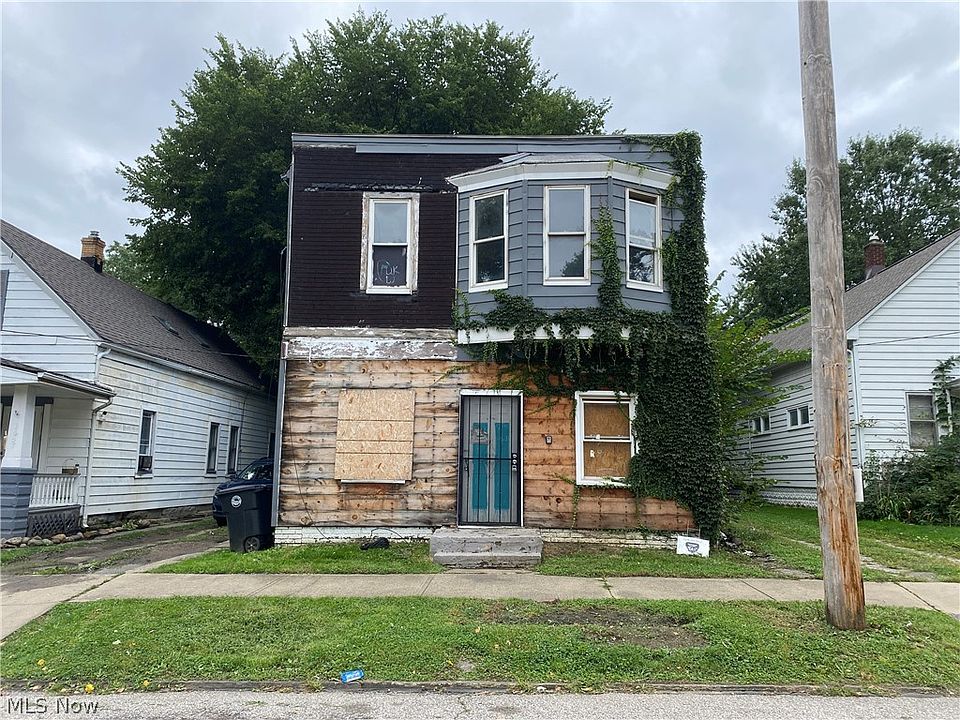 1st image of 3661 E 59th St