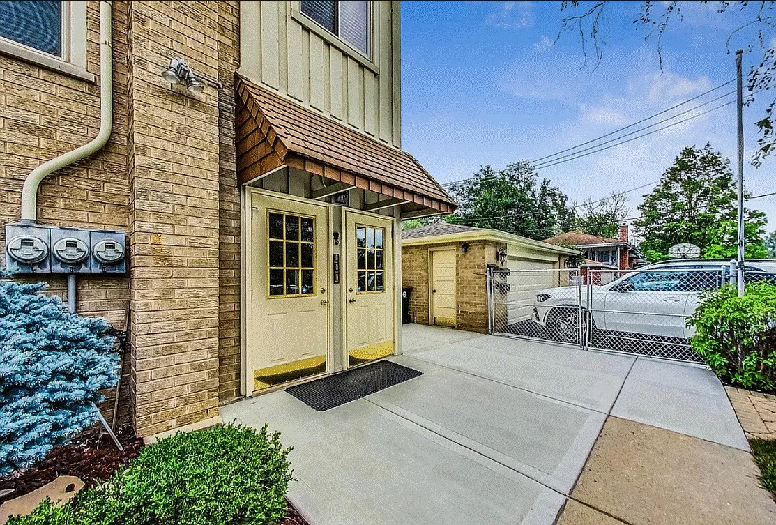 3 bed, 1.5 bath, 1400 sqft, $2,400 — Photo 4