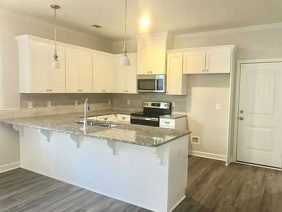 5th image of 3018 Stanhope Dr