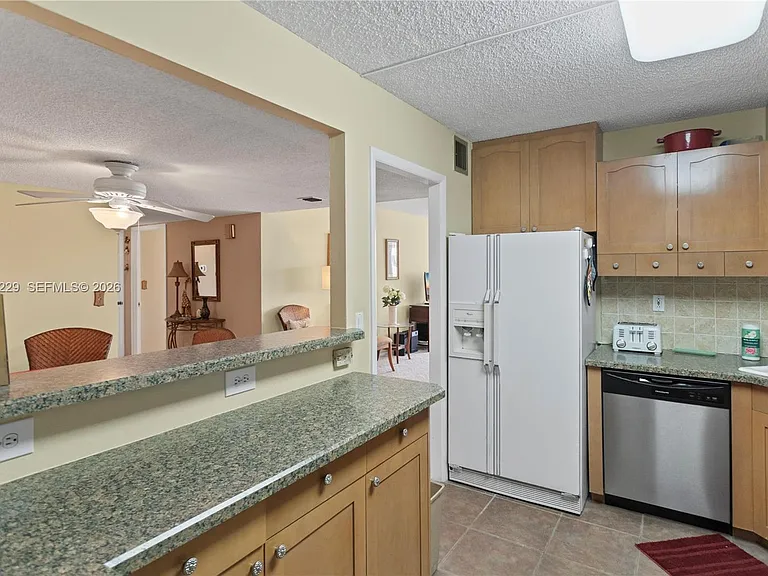 4020 Galt Ocean Dr #203 — Photo 22