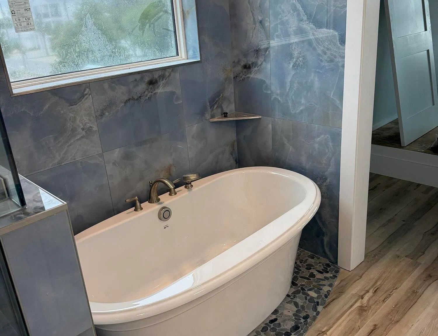 6 bed, 4.5 bath, 3250 sqft, $12,000 — Photo 3