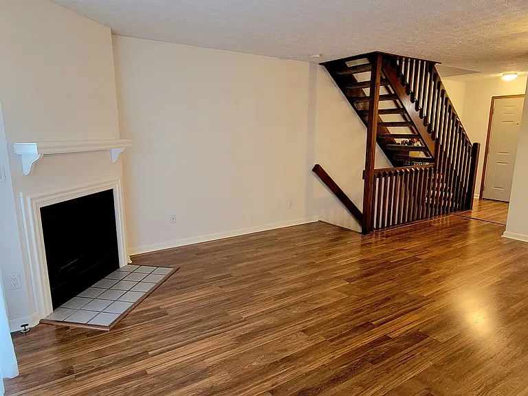 232 Macandrews Way — Photo 2