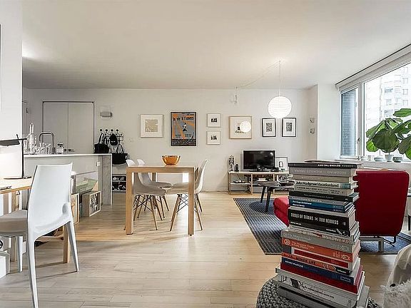 5th image of 322 W 57th St APT 46K