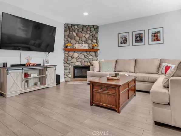 15251 Leffingwell Rd APT 8, Whittier, CA 90604