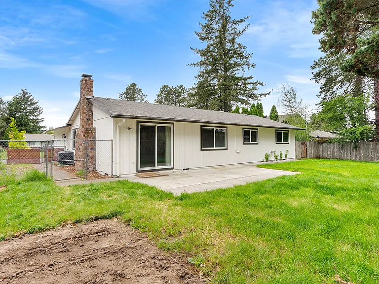 1378 NE Centurion Dr — Photo 29