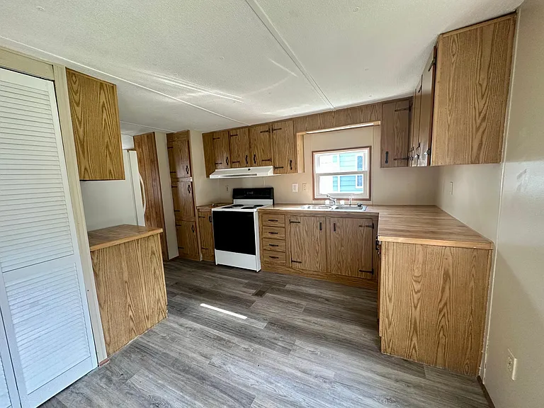 112 Sheeler Ln — Photo 5