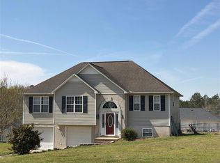 2420 Cedar Ridge Cir, Hokes Bluff, AL 35903