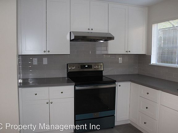 2nd image of 421 Richmond Dr #102