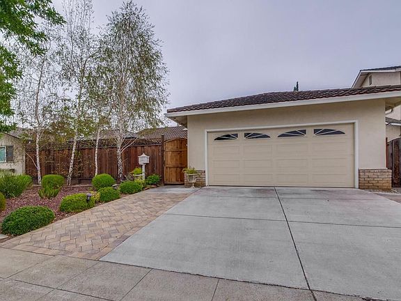 3rd image of 830 Durshire Way