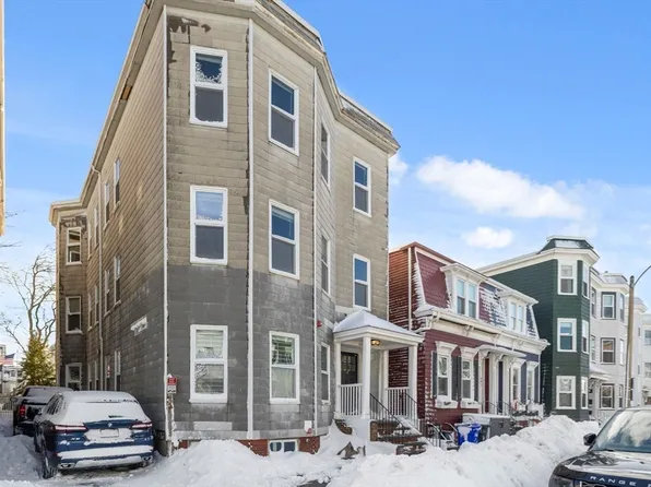 645 E 6th St, South Boston, MA 02127