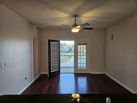 4th image of 2001 Tizewell Cir APT 1514
