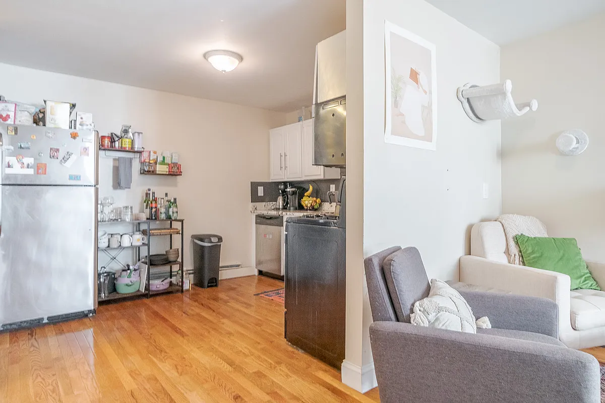 Building Photo - 238 Everett St #1L