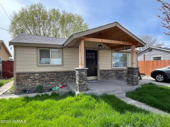 208 E R St, Yakima, WA 98901