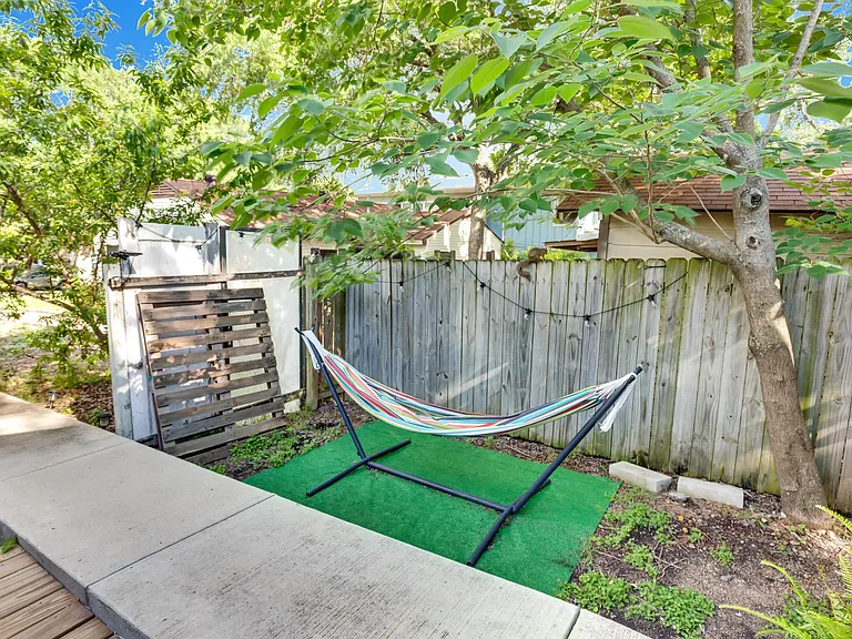 3208 Merrie Lynn Ave #B — Photo 16