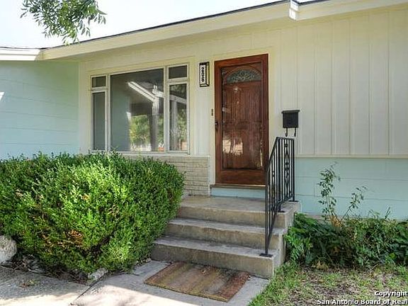 2nd image of 206 Laddie Pl