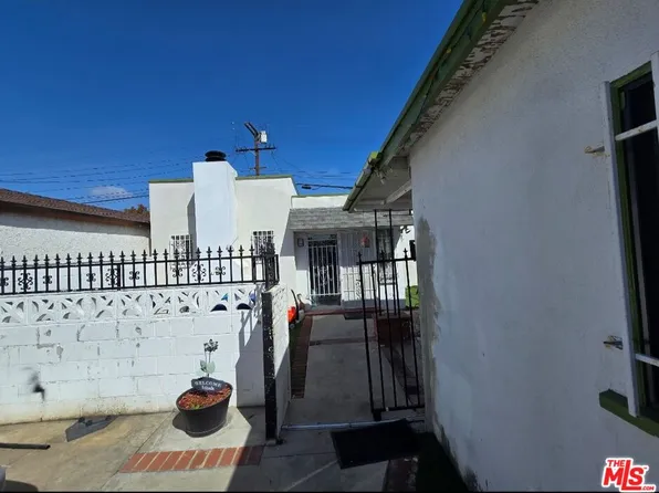 611 W 109th St, Los Angeles, CA 90044