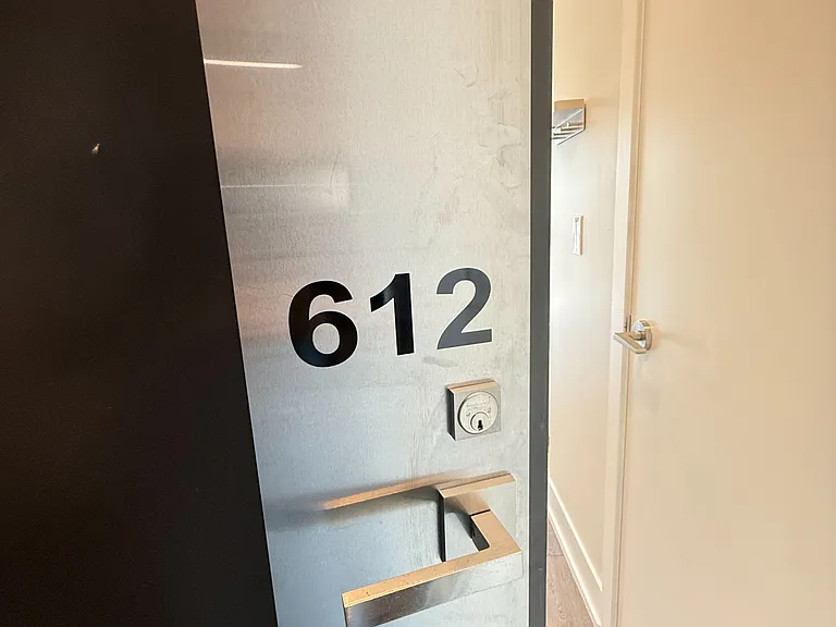 9471 Yonge St W #612 — Photo 1