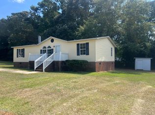 121 Ashe St, Coats, NC 27521