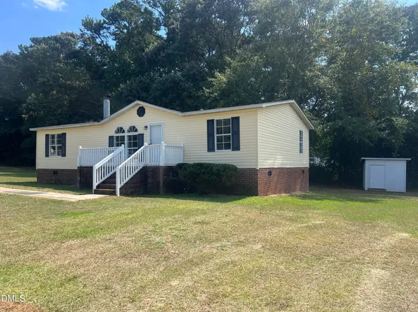 121 Ashe St, Coats, NC 27521