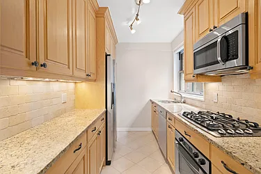 Rented by New York Casas Ltd.