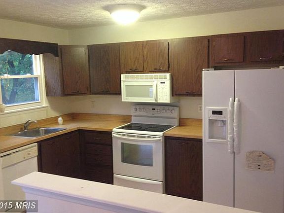 5th image of 8019 Cross Creek Dr