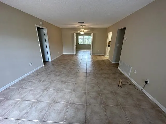 9815 Bayside Ct — Photo 2