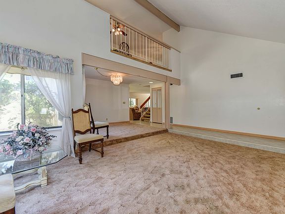 3rd image of 8079 Oak Meadow Ct