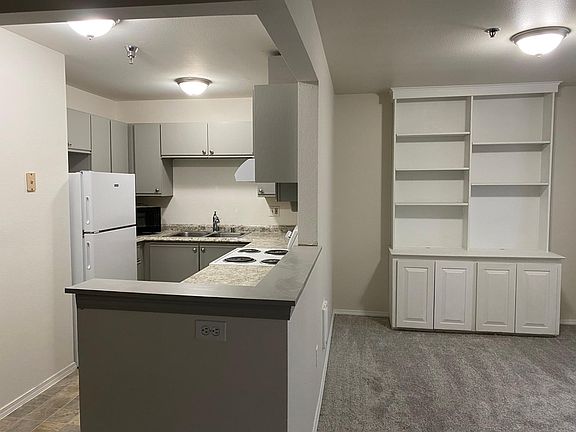 3rd image of 8805 166th Ave NE #B-101