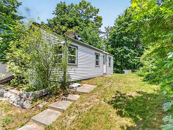 2nd image of 13 Woodland Dr