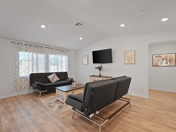 4th image of 364 White Gate Pl