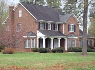 4610 Brookmont Ct, Greensboro, NC 27406