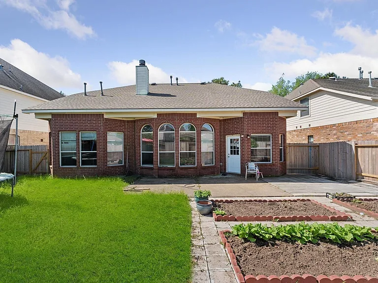 26414 Creston Woods Dr — Photo 32