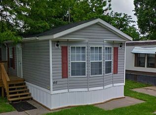 46 Carroll Wood Dr, Wood River, IL 62095