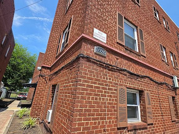2nd image of 1026 45th St NE #201