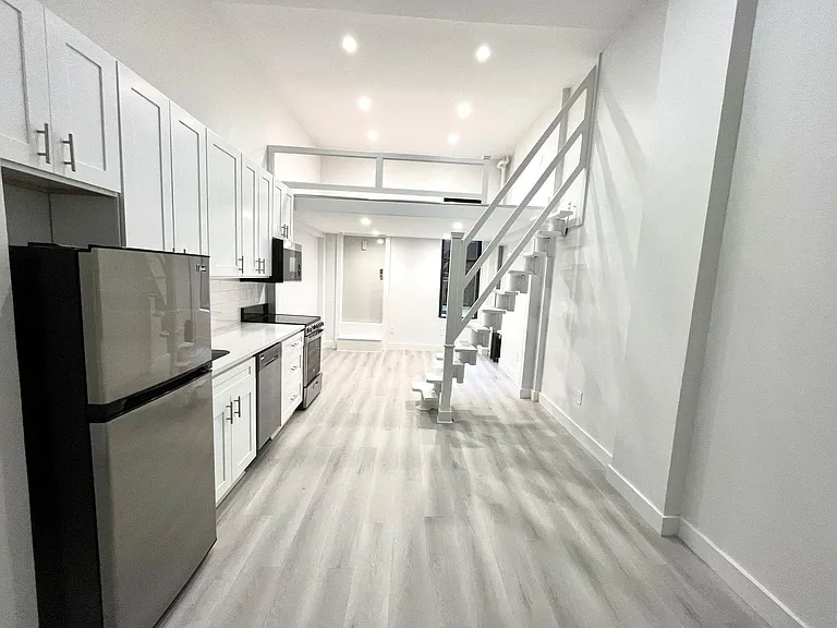 440 10th Ave #1RS — Photo 4