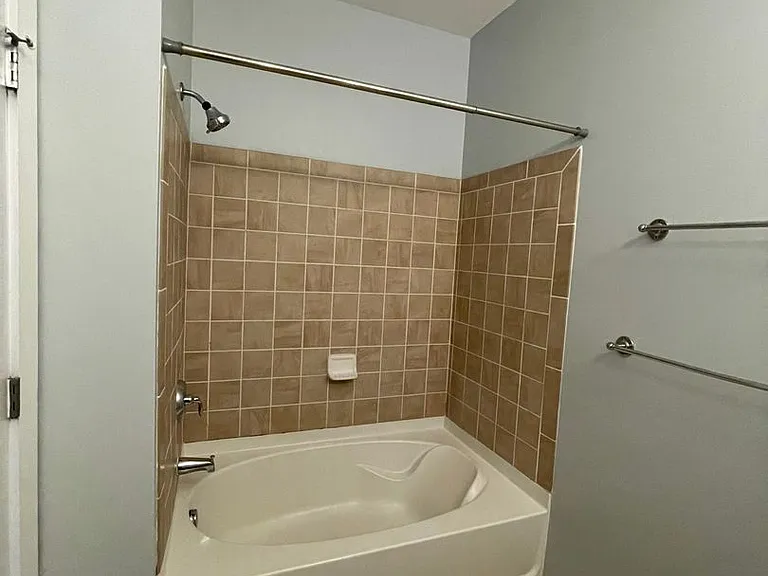 415 Saint Pauls Blvd #402 — Photo 22
