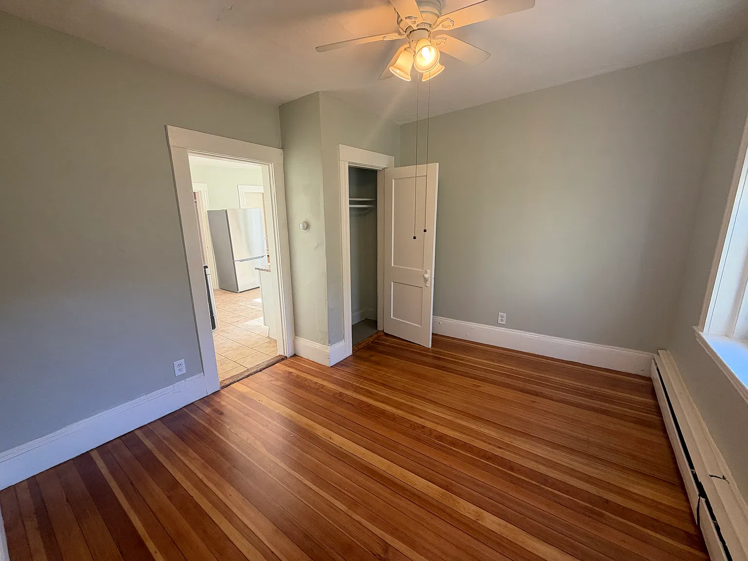 2 bed, 700 sqft, $2,300 — Photo 4